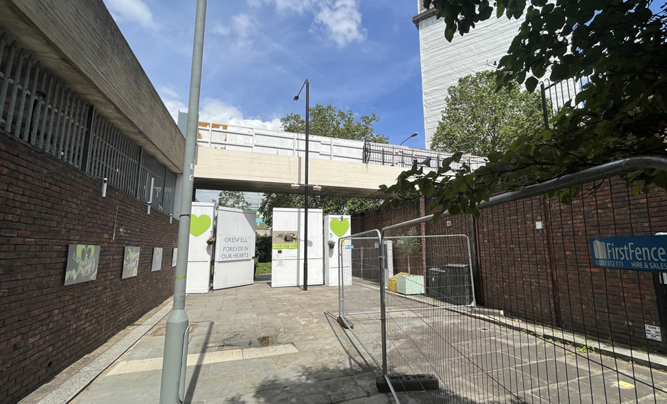 View along Station Walk pedestrian access at junction with Bramley Road